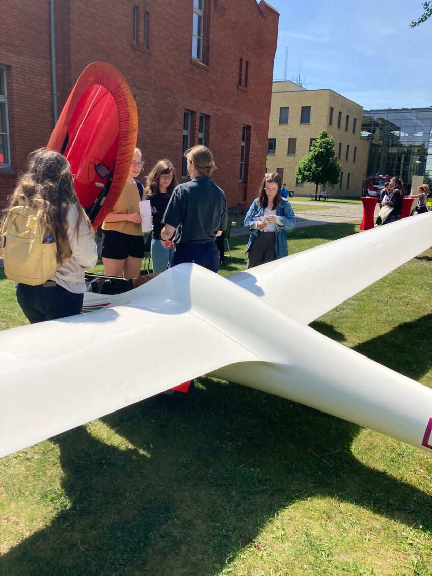 Fliegerklub beim Tag der offenen Tür der TH Brandenburg